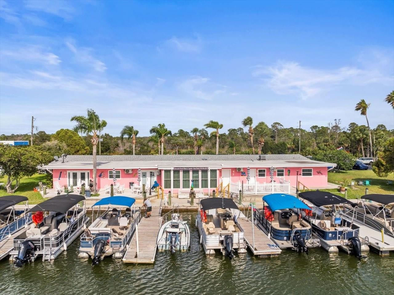 23 Boat Marina For Sale with 4 apartments, laundromat and Bay Access in Spring Hill, FL