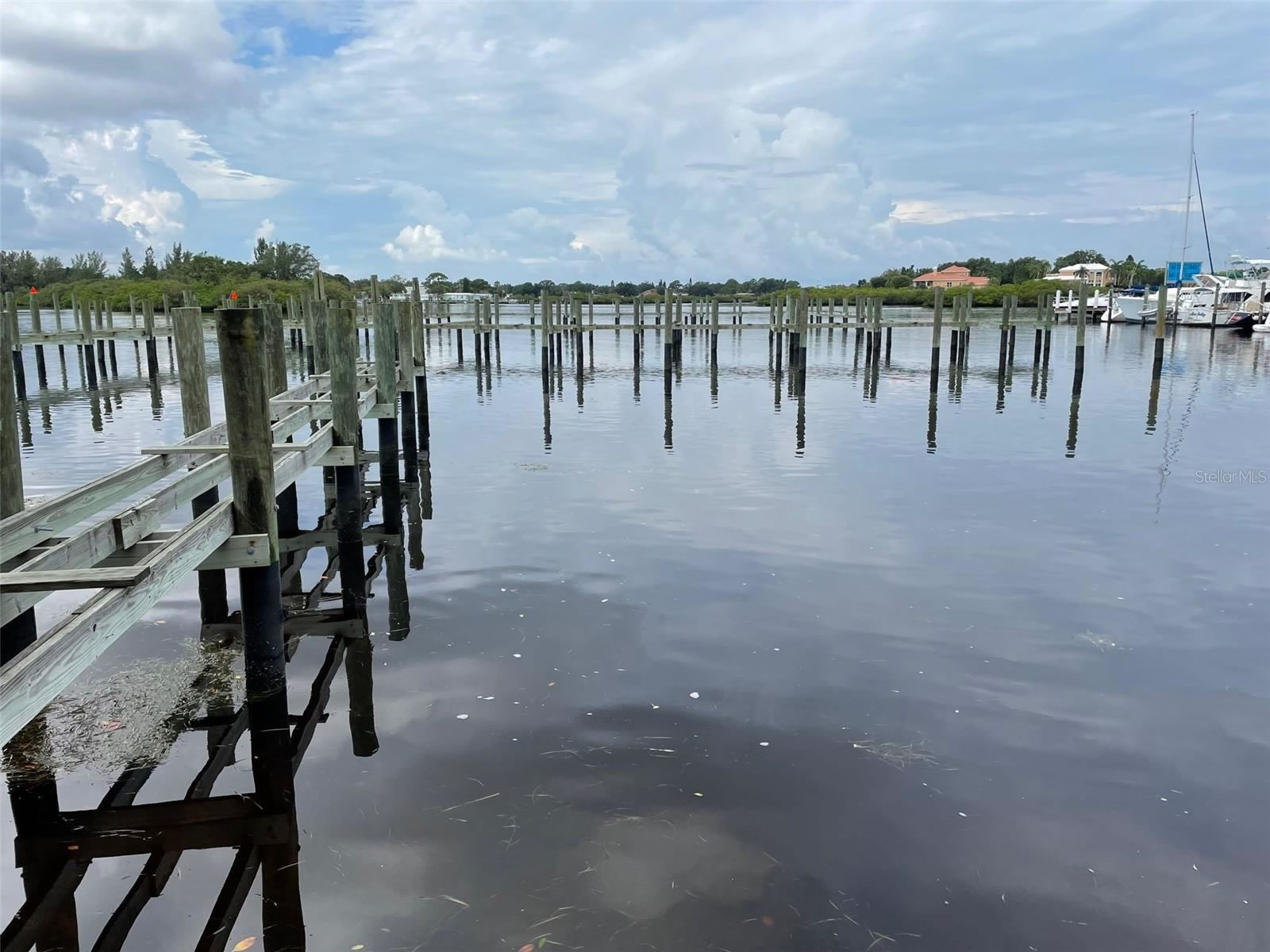 Tarpon Springs 3.6 Acres For Sale approved for 44 Docks / 36 Condos / 42 Townhomes