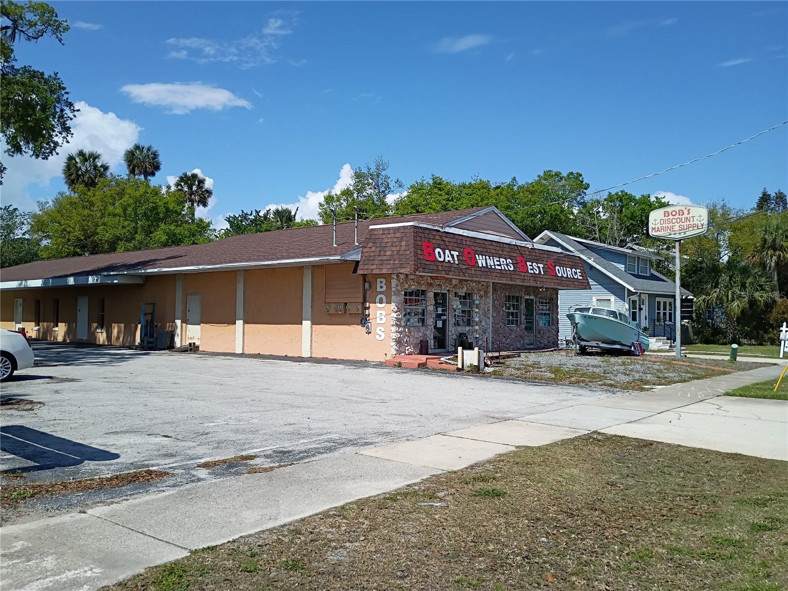 5 Unit Commercial Building Including Boat Supply business and inventory